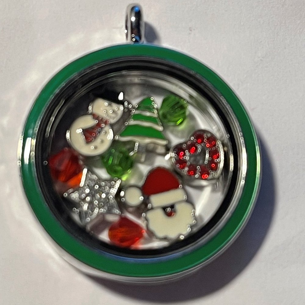 HAPPY HOLIDAYS Memory Locket NEW